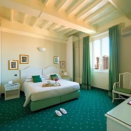 Hotel Gregoriana 3*